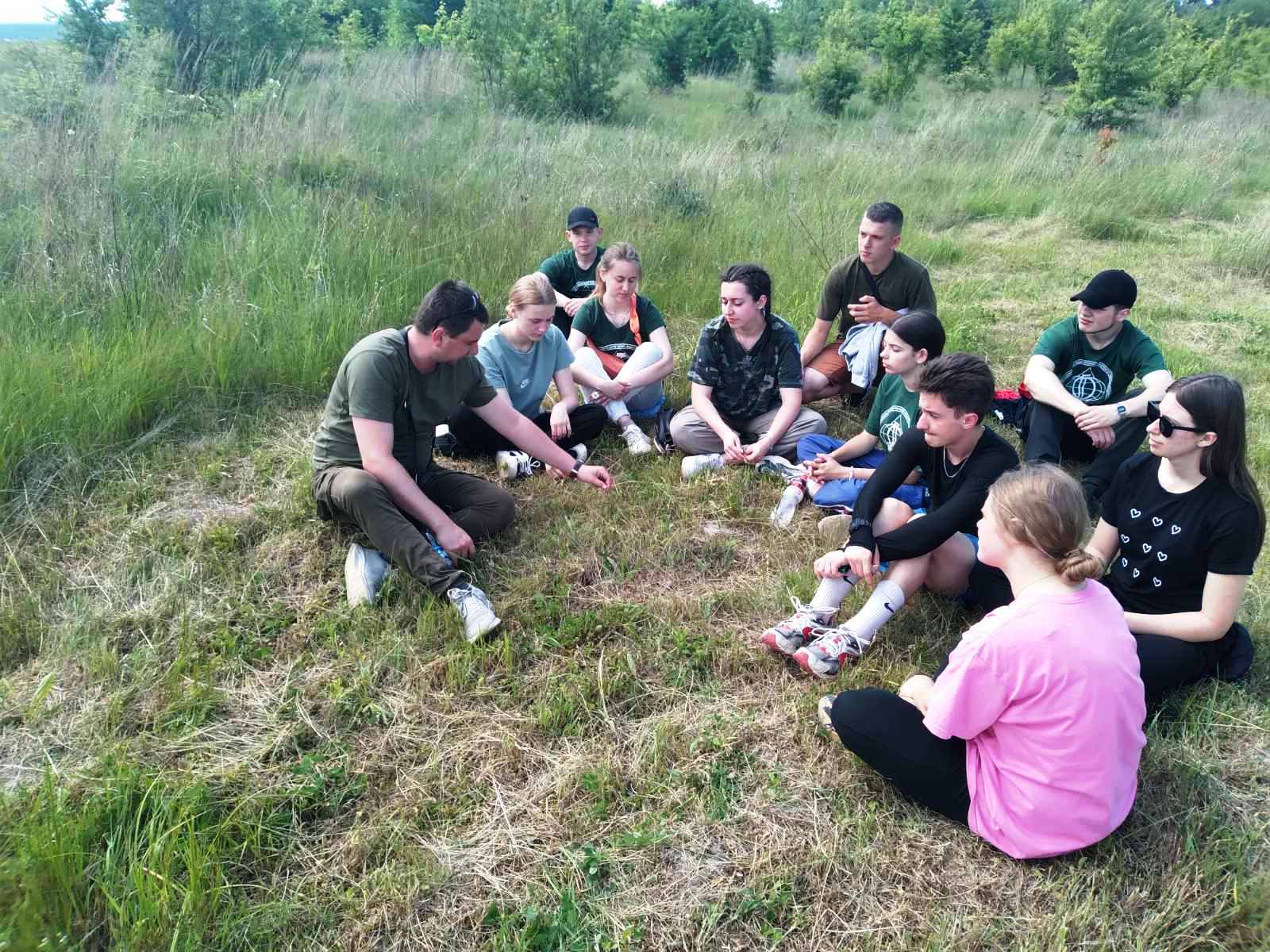 Асистент Ігор Кузик розповідає про унікальність Дзвенигородської степової ділянки №1